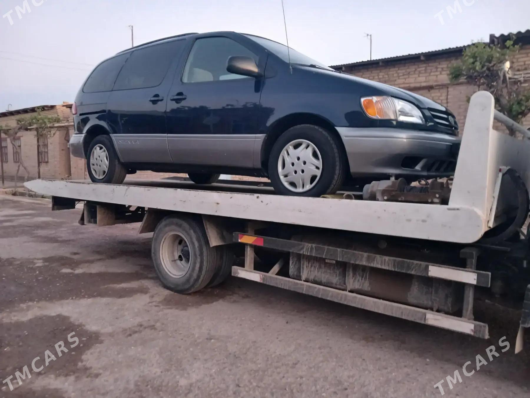 Toyota Sienna 2003 - 200 000 TMT - Дарганата - img 2