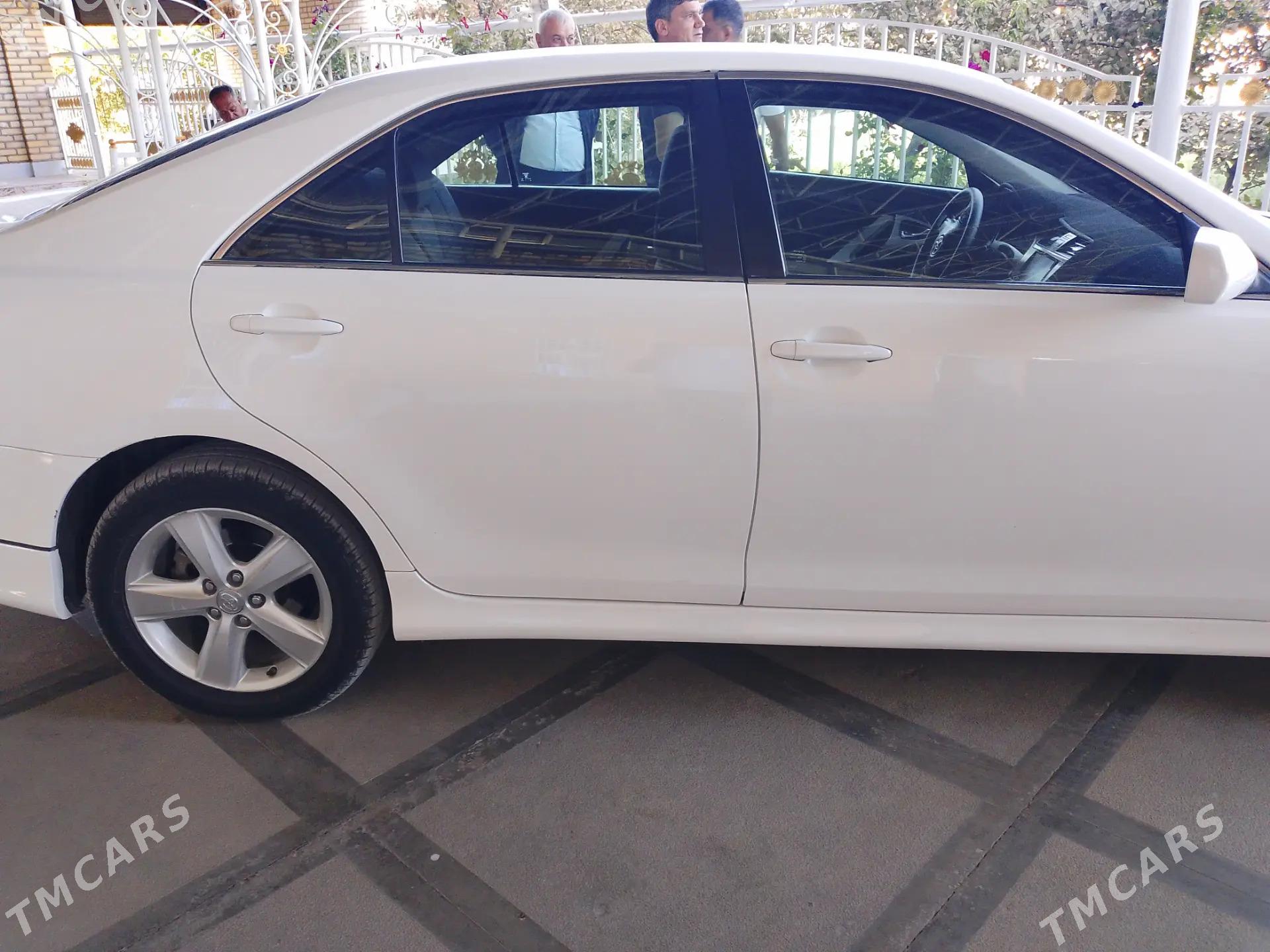 Toyota Camry 2010 - 250 000 TMT - Мары - img 3