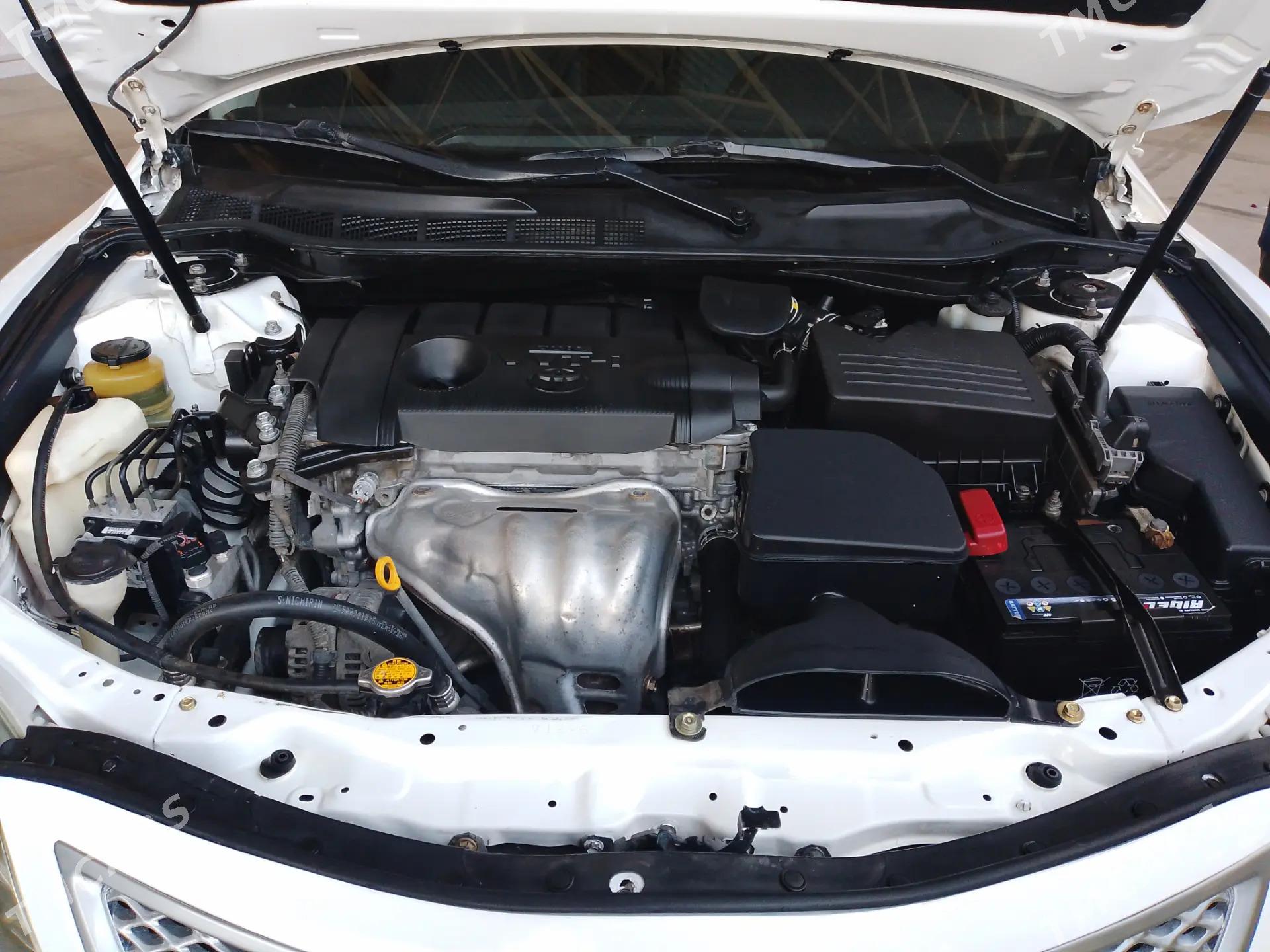 Toyota Camry 2010 - 250 000 TMT - Мары - img 2