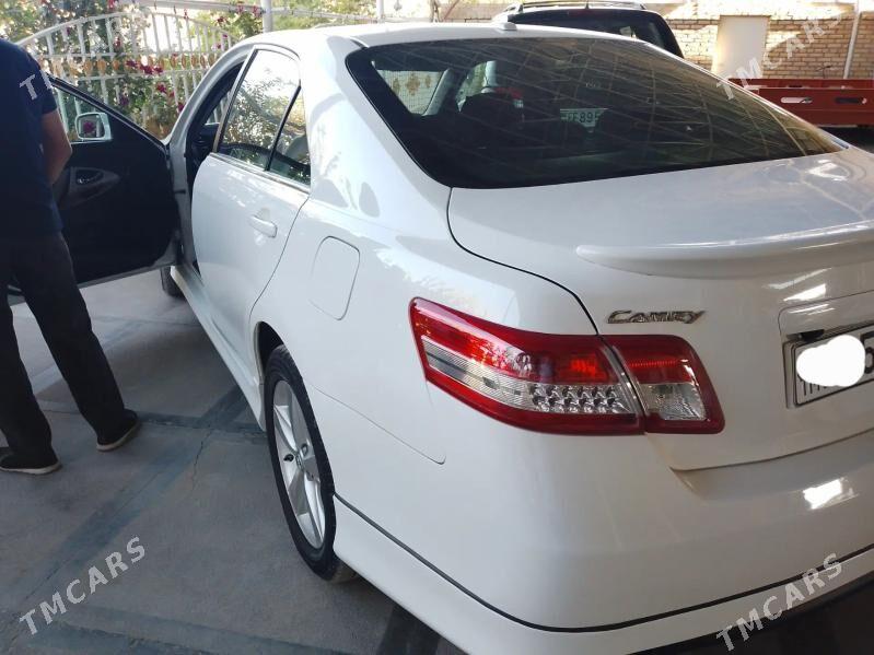 Toyota Camry 2010 - 250 000 TMT - Мары - img 4