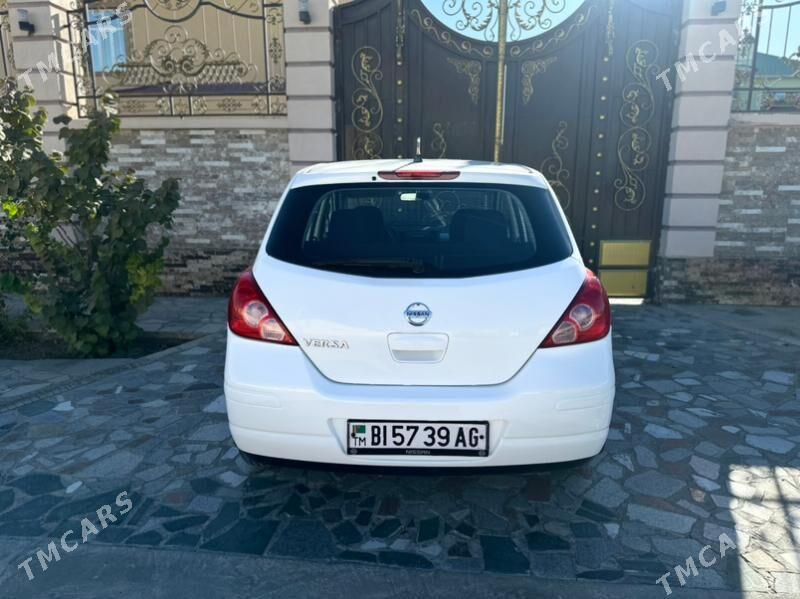 Nissan Versa 2012 - 138 000 TMT - Херрикгала - img 2