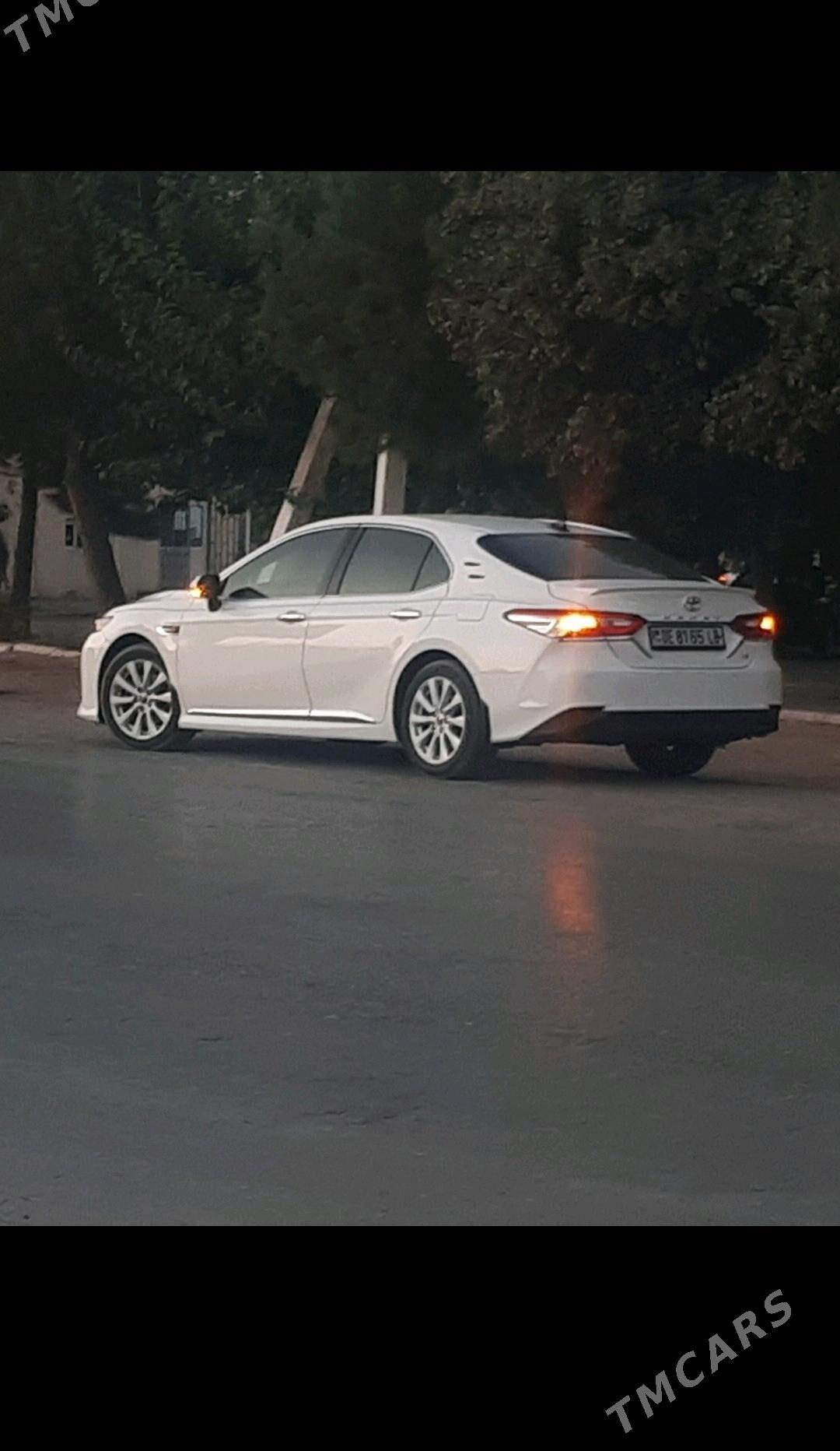 Toyota Camry 2018 - 310 000 TMT - Саят - img 8