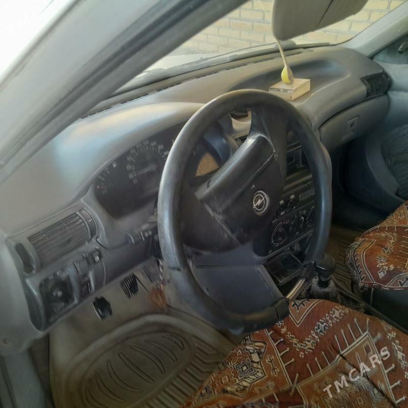 Opel Astra 1993 - 27 000 TMT - Байрамали - img 3