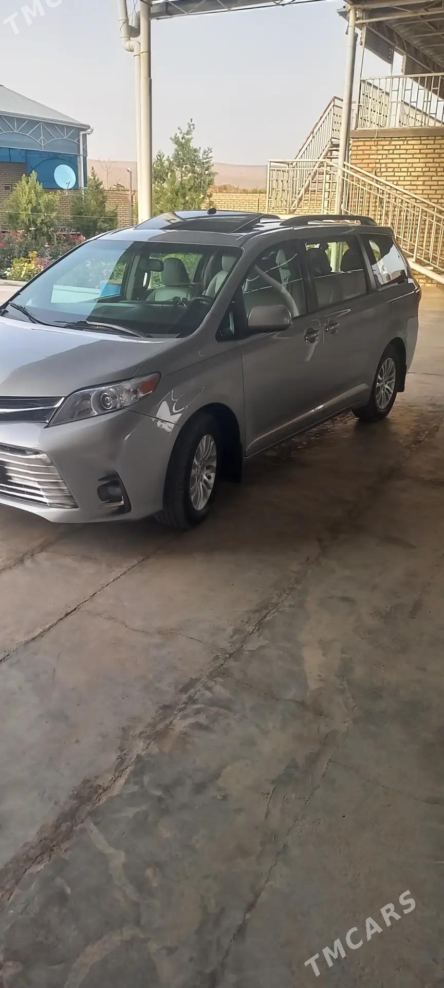Toyota Sienna 2016 - 460 000 TMT - Ёлётен - img 5