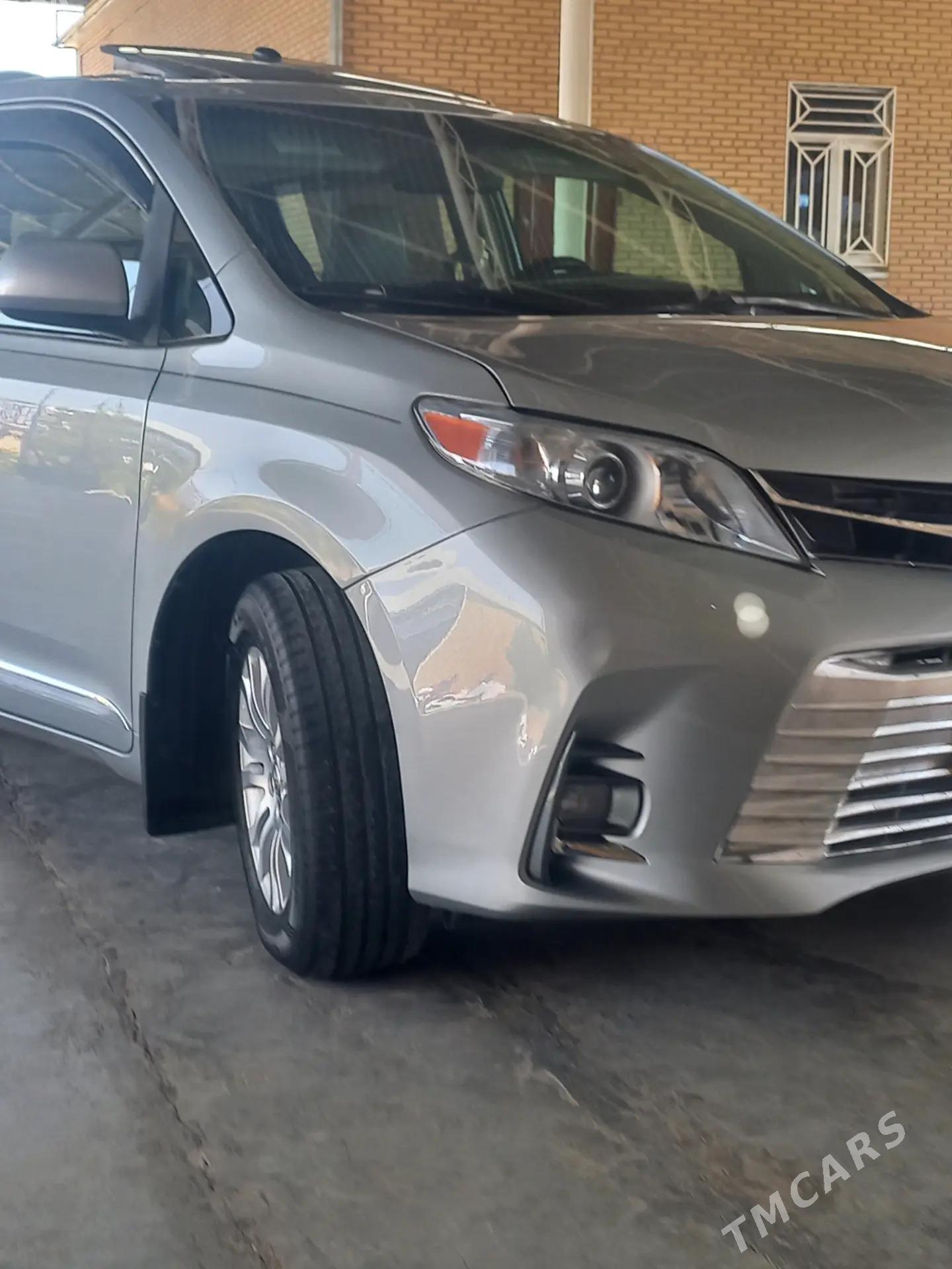 Toyota Sienna 2016 - 460 000 TMT - Ёлётен - img 4