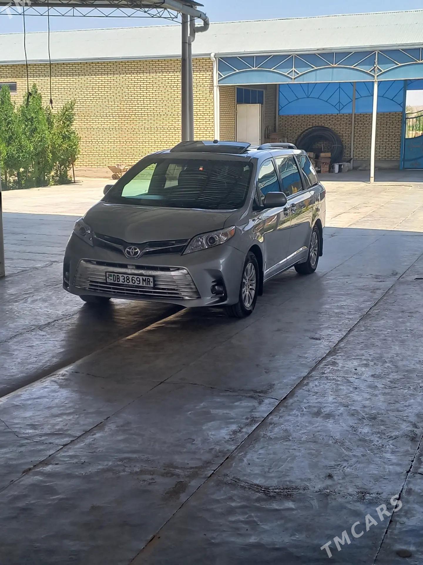 Toyota Sienna 2016 - 460 000 TMT - Ёлётен - img 6