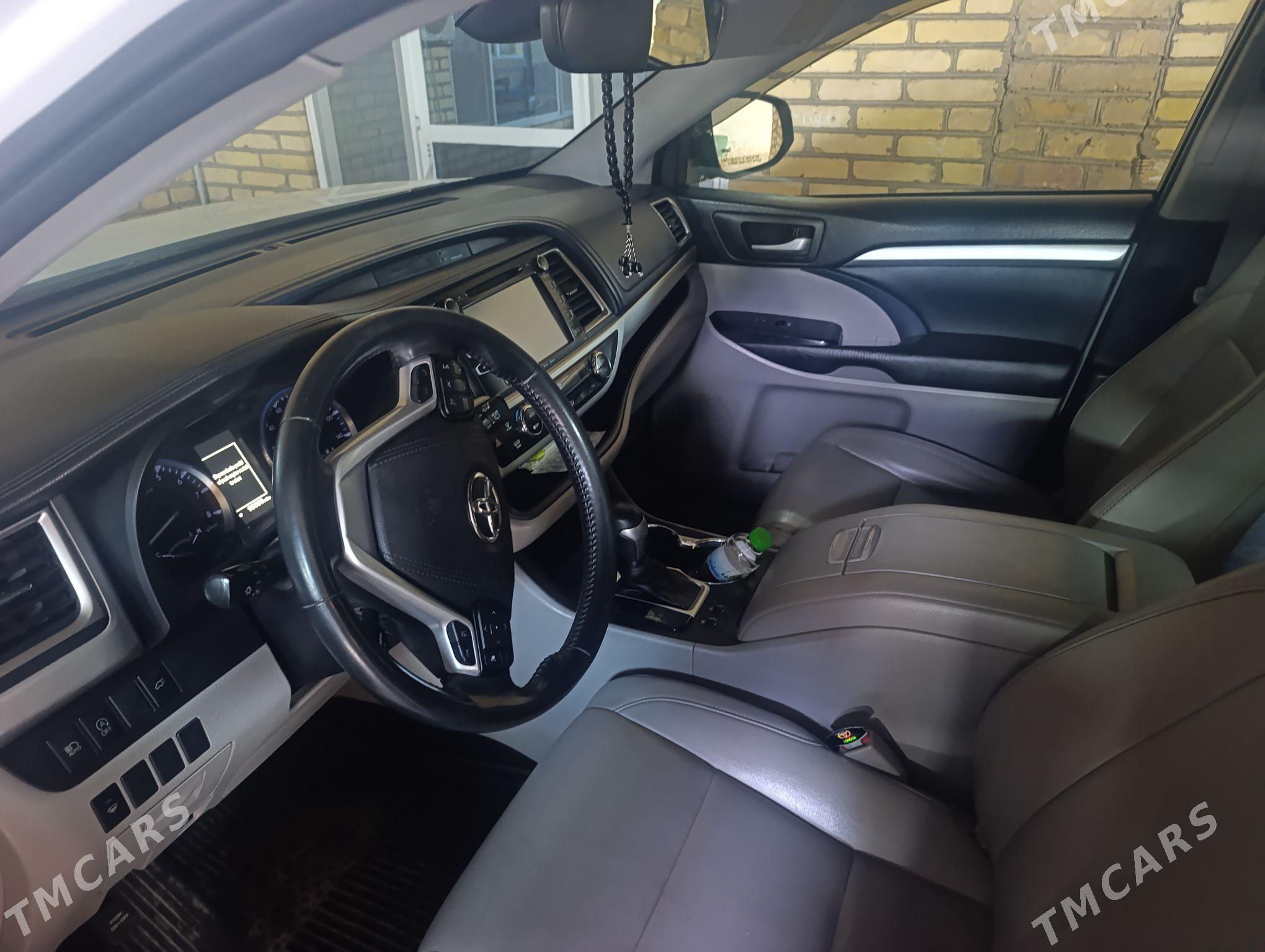 Toyota Highlander 2019 - 420 000 TMT - Чарджоу - img 6
