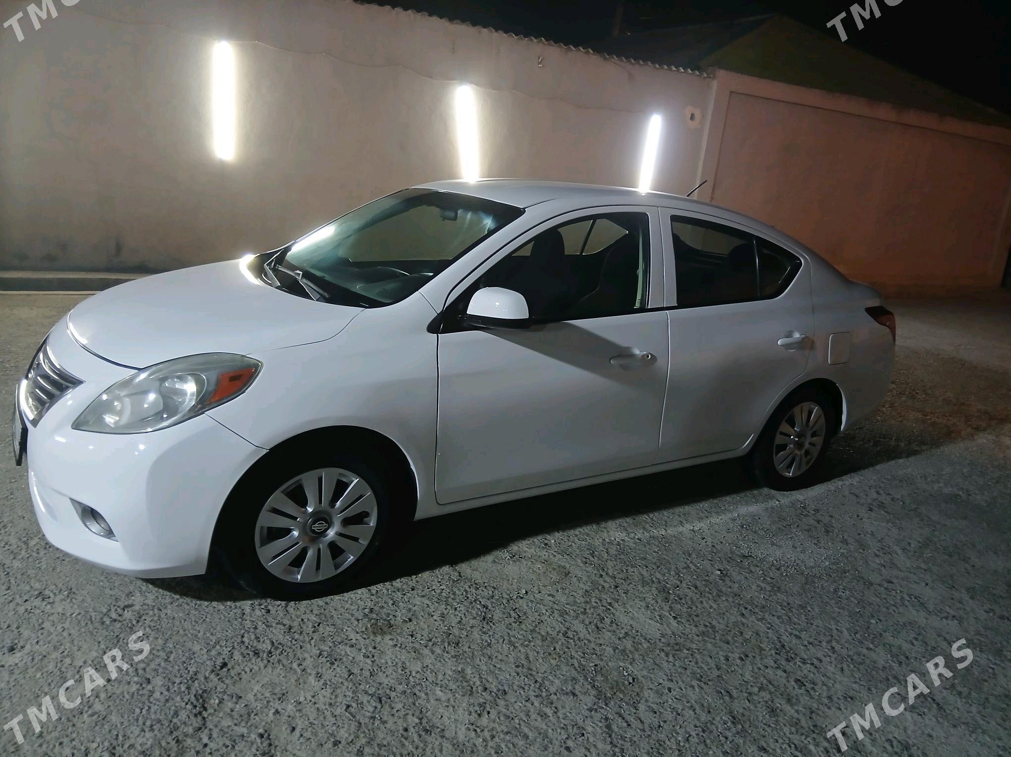 Nissan Versa 2011 - 85 000 TMT - Бахарден - img 4