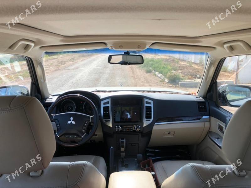 Mitsubishi Pajero 2015 - 325 000 TMT - Дашогуз - img 4