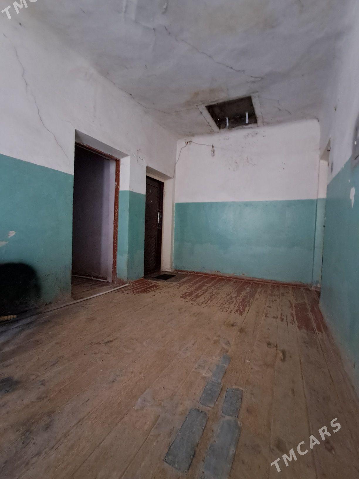 Dwores himik mikraýon - Туркменабат - img 4