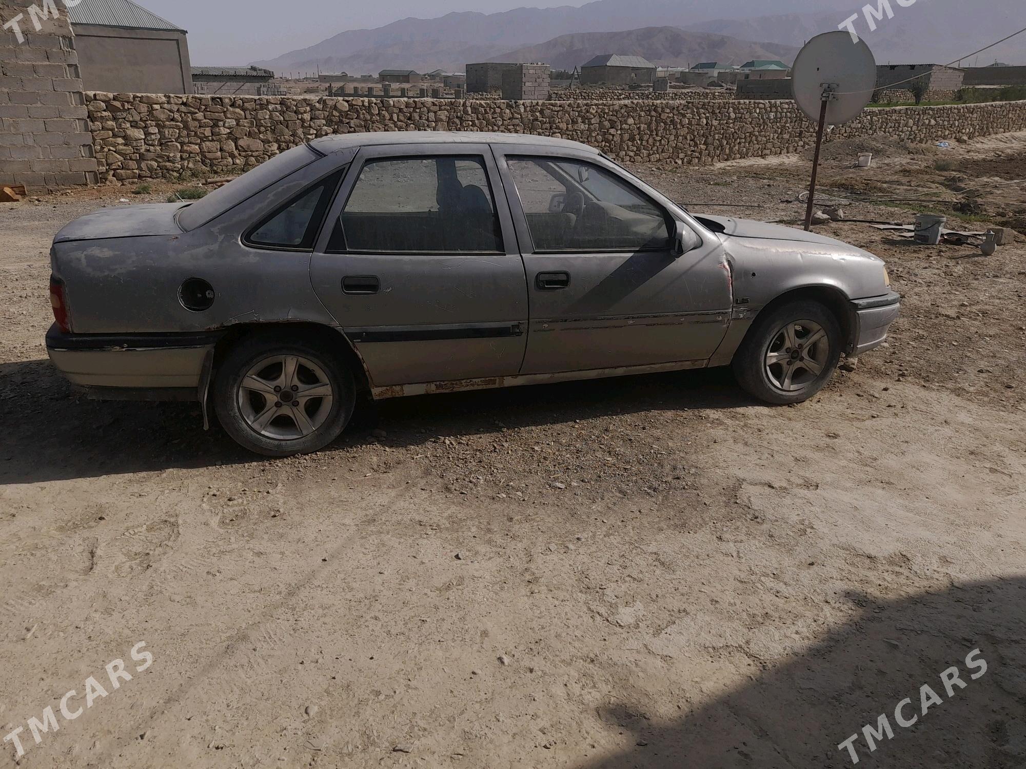 Opel Vectra 1992 - 15 000 TMT - Бахарден - img 2