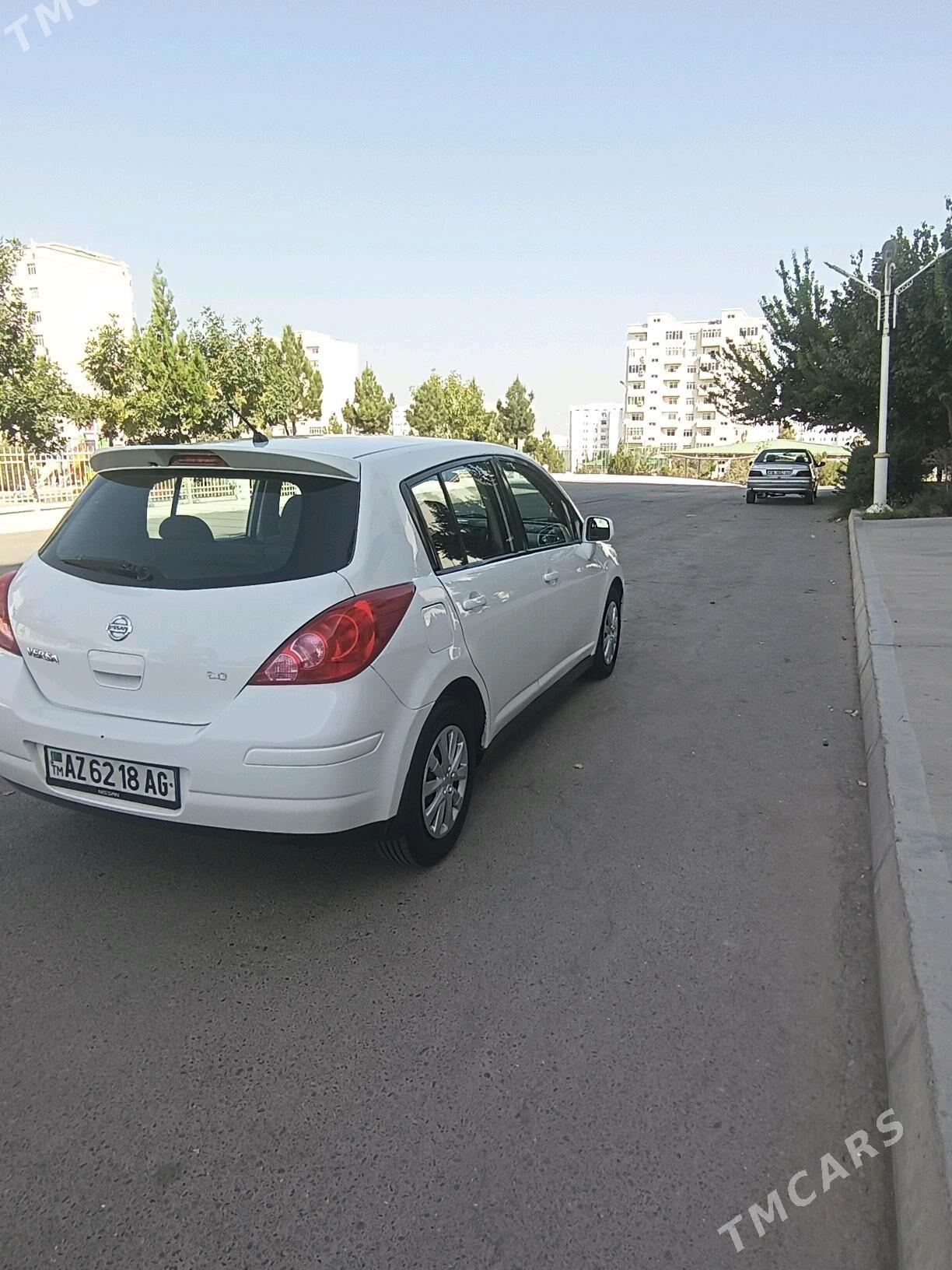 Nissan Versa 2010 - 127 000 TMT - Ашхабад - img 4