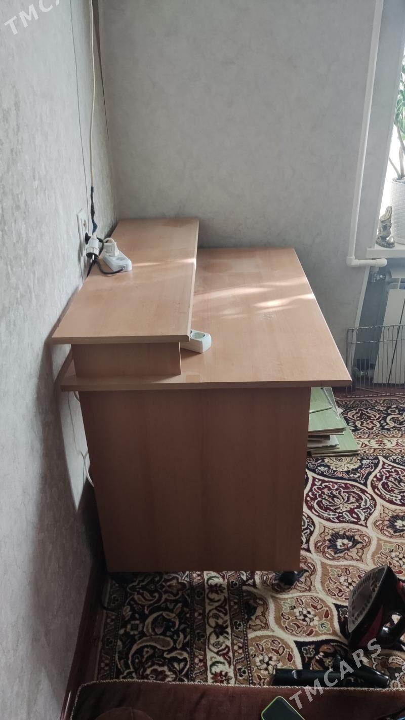 Стол для компьютера - 10 мкр - img 2