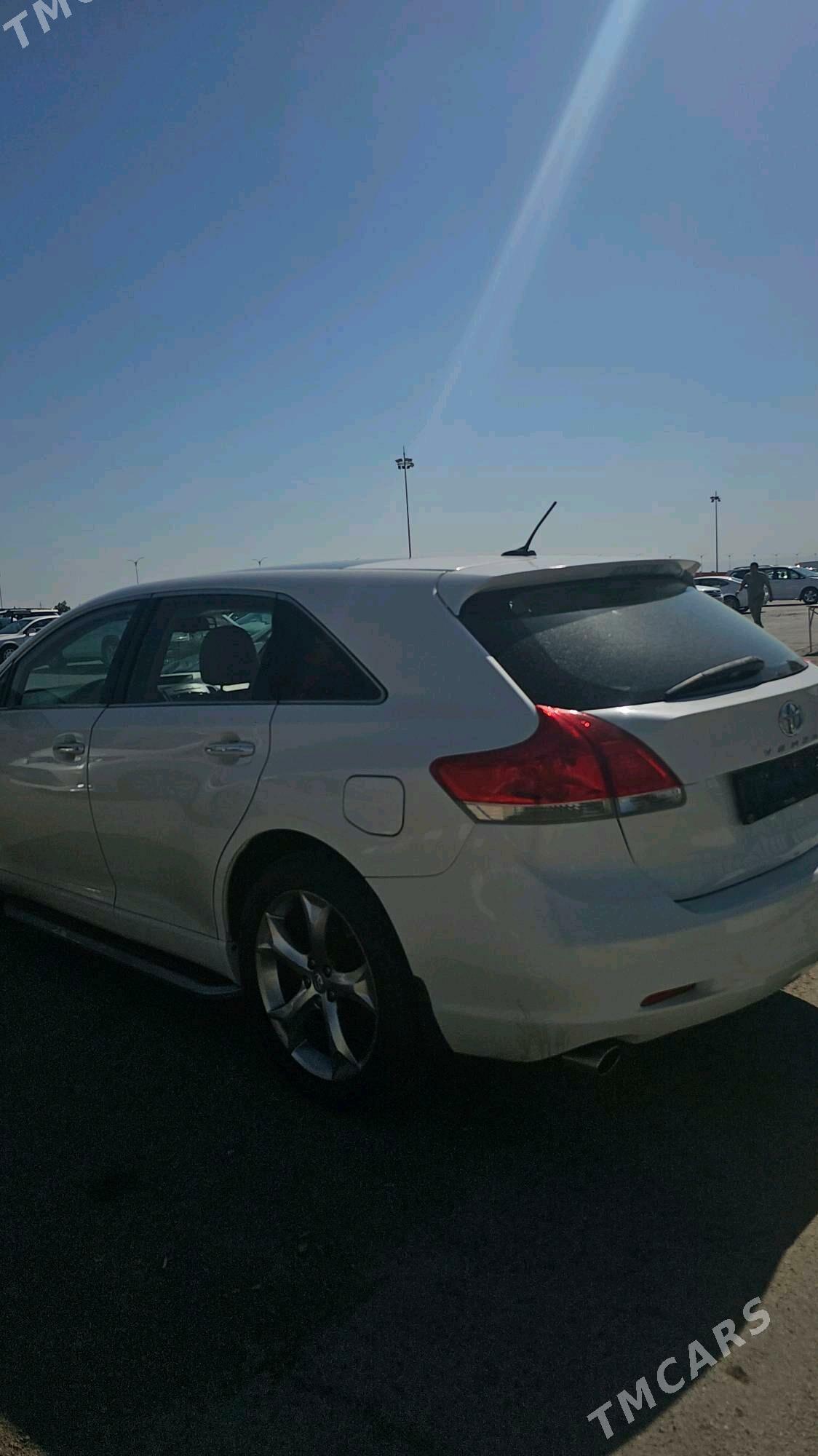 Toyota Venza 2009 - 220 000 TMT - Бахарден - img 1