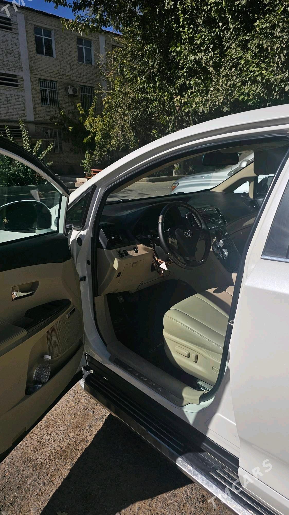 Toyota Venza 2009 - 220 000 TMT - Бахарден - img 5
