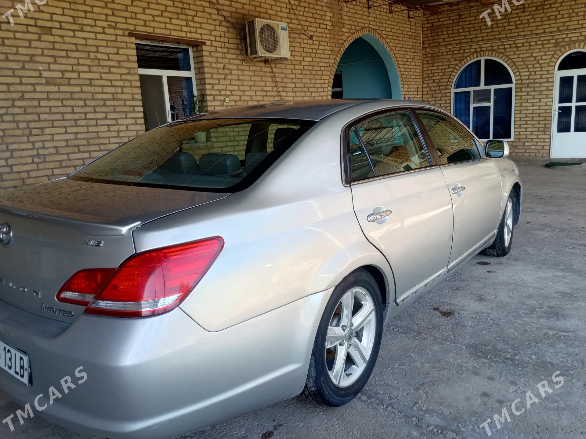 Toyota Avalon 2006 - 150 000 TMT - Фарап - img 7