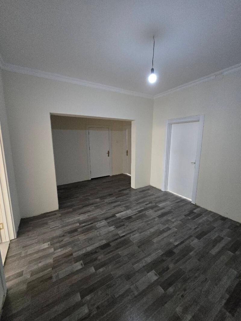 Panelny 4 komnat - Анев - img 2