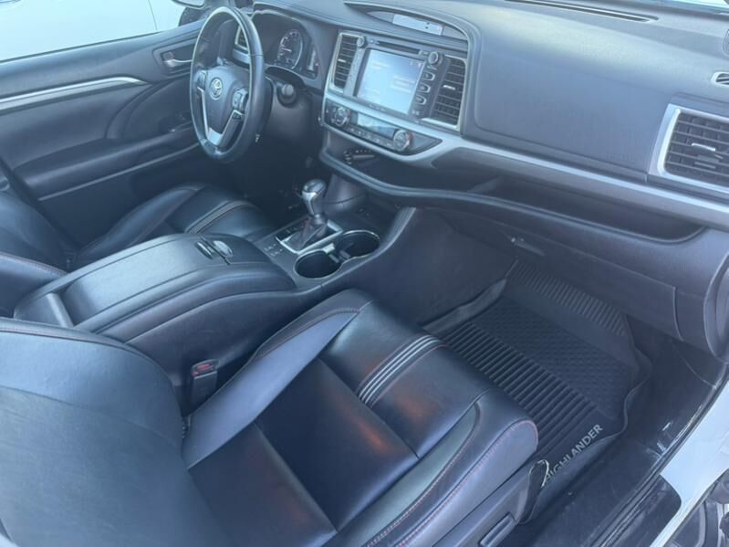 Toyota Highlander 2019 - 495 000 TMT - Ашхабад - img 6