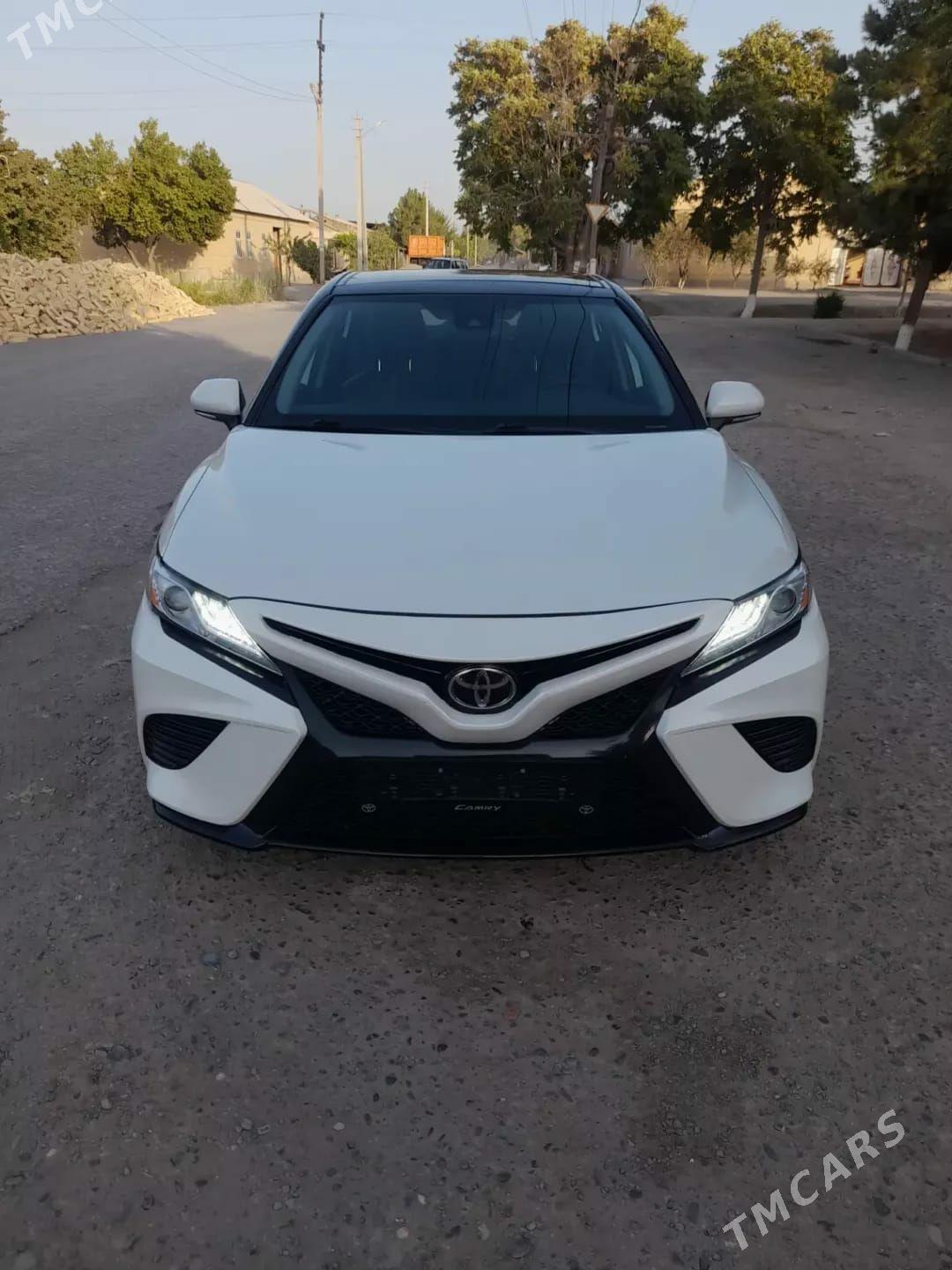 Toyota Camry 2020 - 300 000 TMT - Саят - img 8