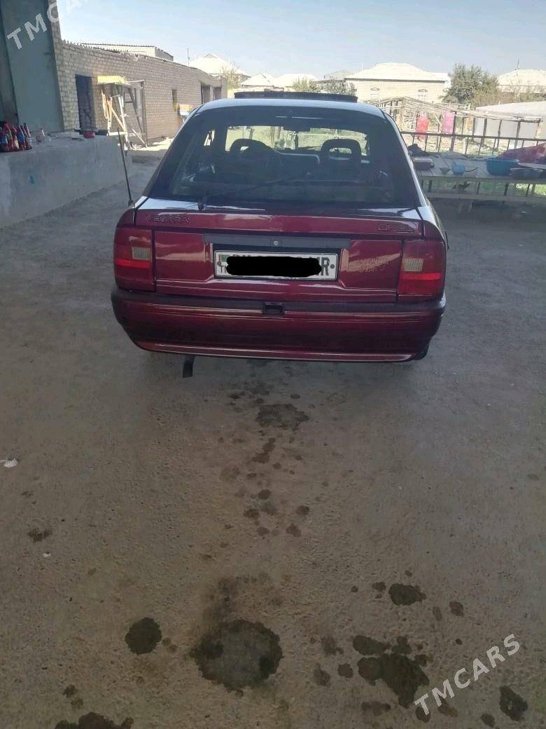 Opel Vectra 1992 - 23 000 TMT - Мары - img 4