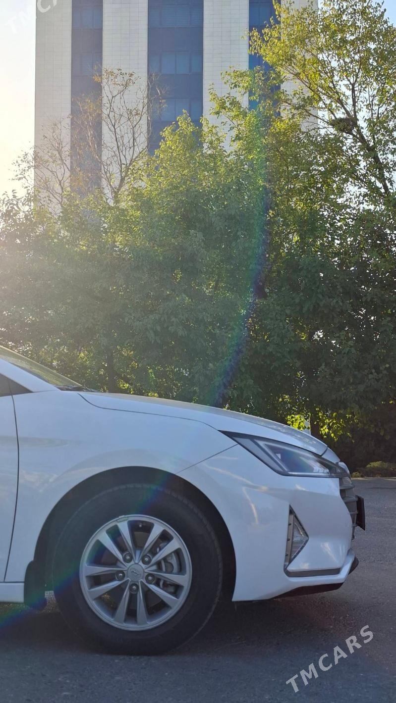Hyundai Elantra 2019 - 225 000 TMT - Багир - img 9
