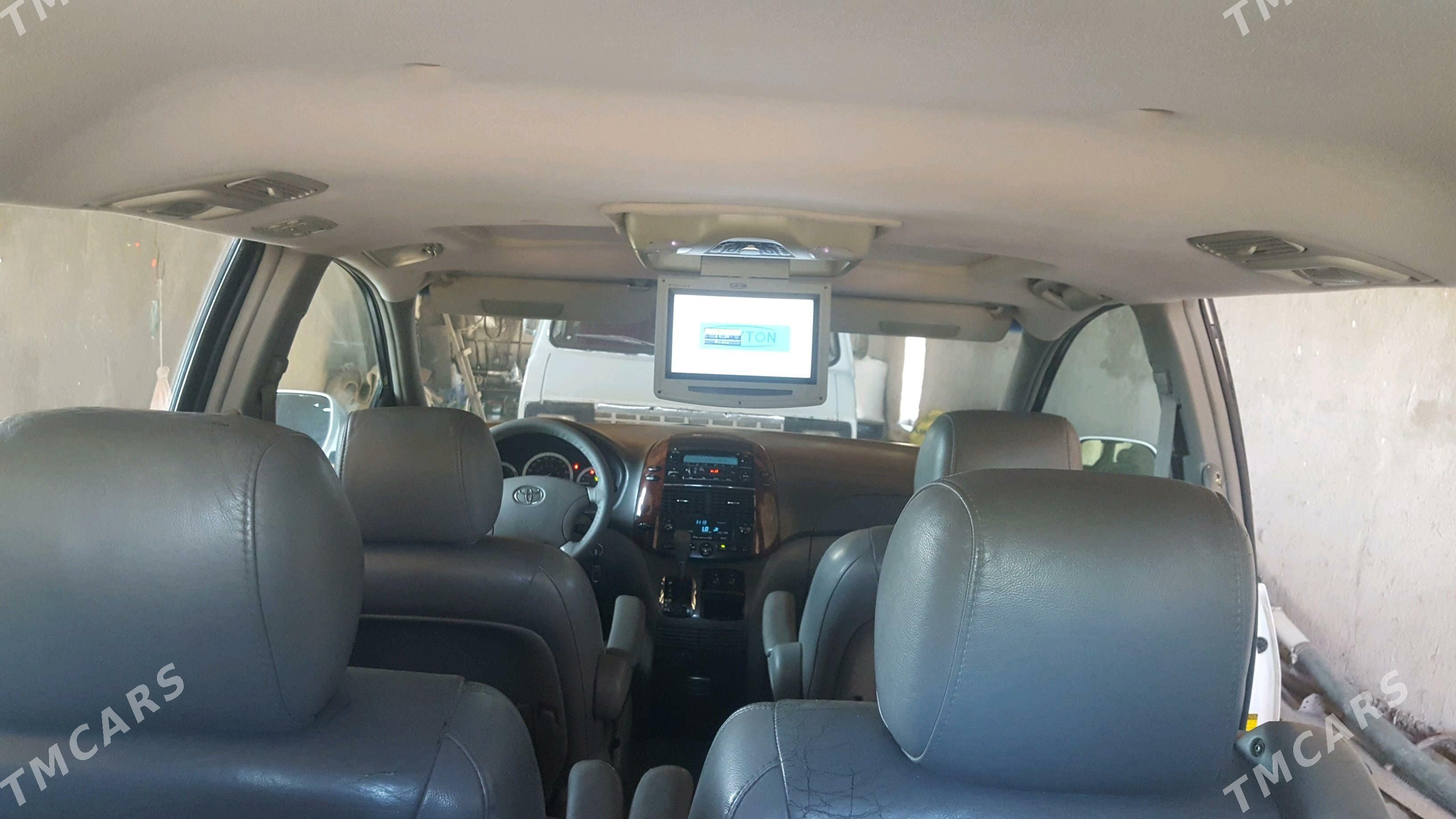 Toyota Sienna 2004 - 215 000 TMT - Гурбансолтан Едже - img 2