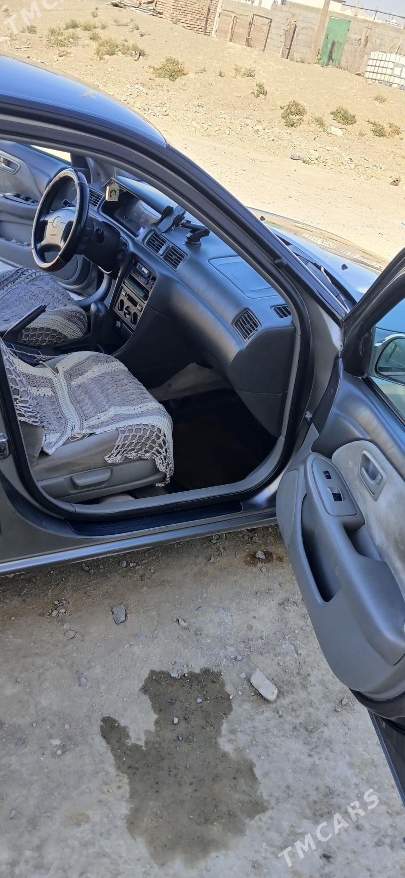 Toyota Camry 1998 - 120 000 TMT - Берекет - img 2