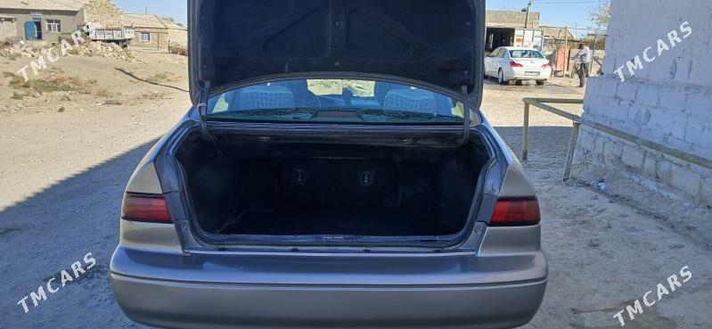 Toyota Camry 1998 - 120 000 TMT - Берекет - img 3