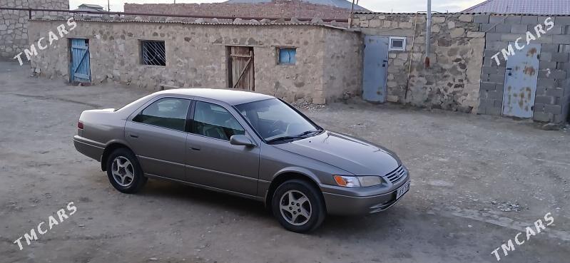 Toyota Camry 1998 - 120 000 TMT - Берекет - img 7