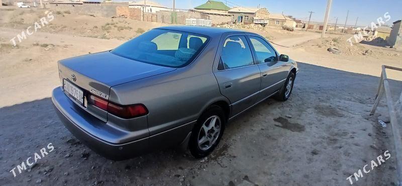 Toyota Camry 1998 - 120 000 TMT - Берекет - img 5