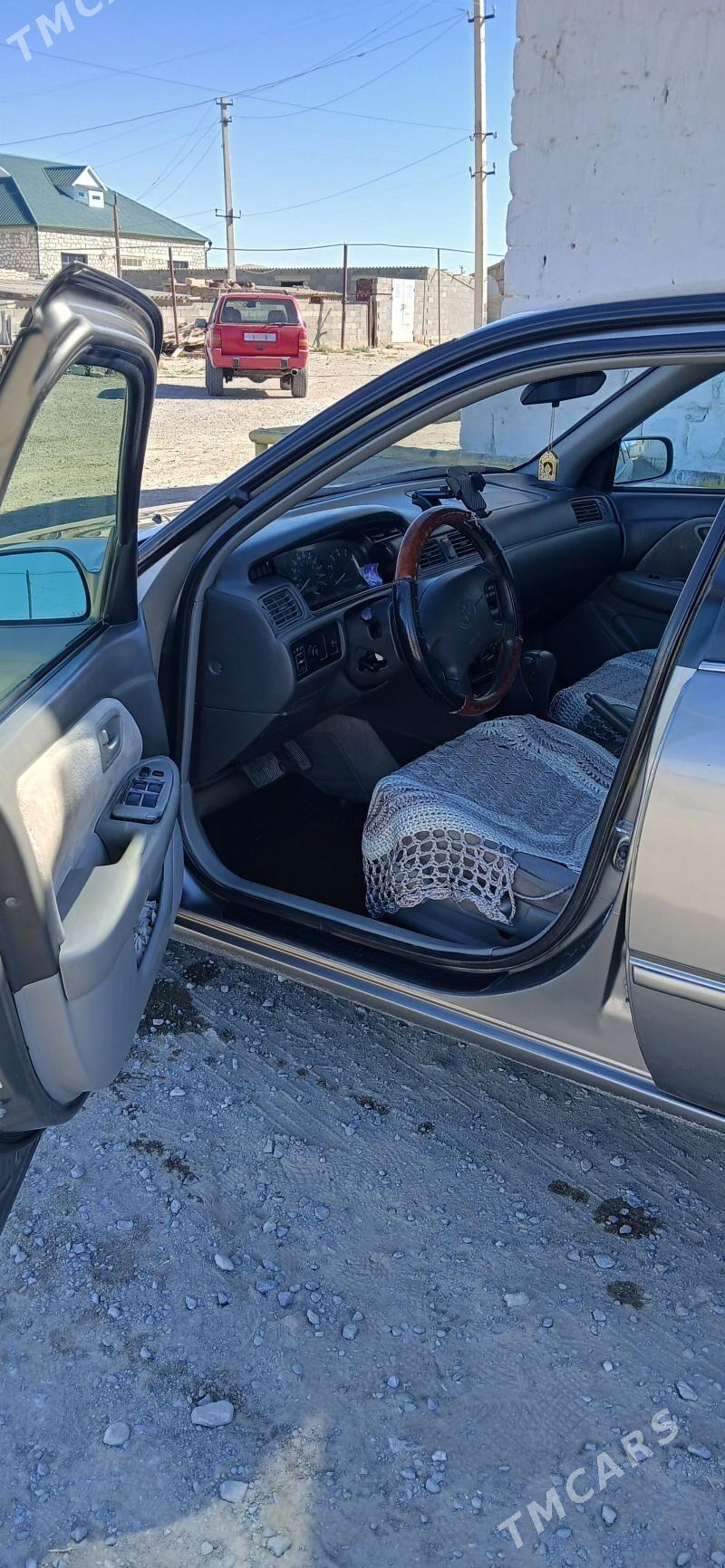 Toyota Camry 1998 - 120 000 TMT - Берекет - img 6