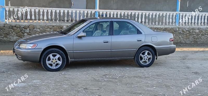 Toyota Camry 1998 - 120 000 TMT - Берекет - img 4