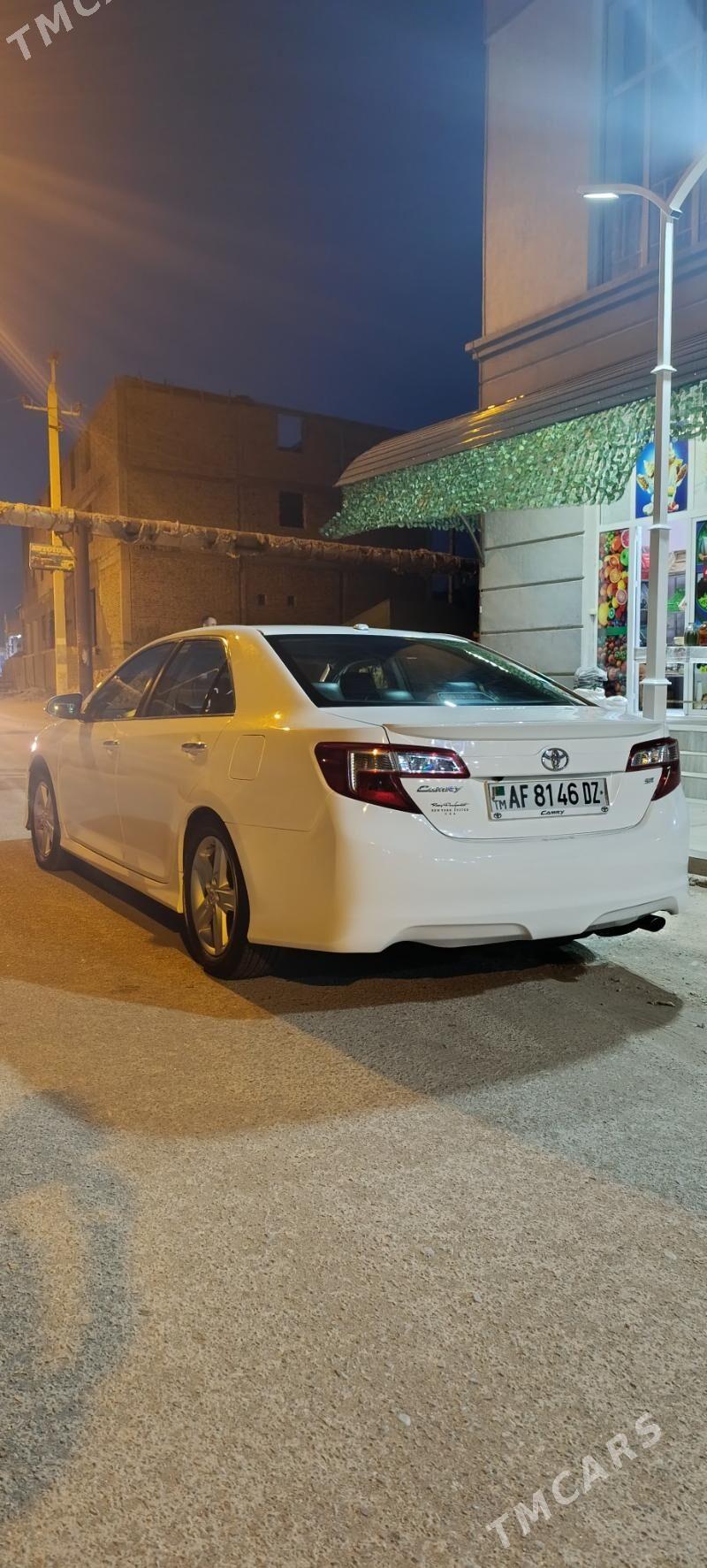 Toyota Camry 2012 - 212 000 TMT - Дашогуз - img 3