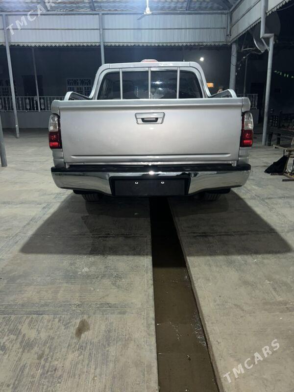 Toyota Hilux 2007 - 130 000 TMT - Бабадайхан - img 7