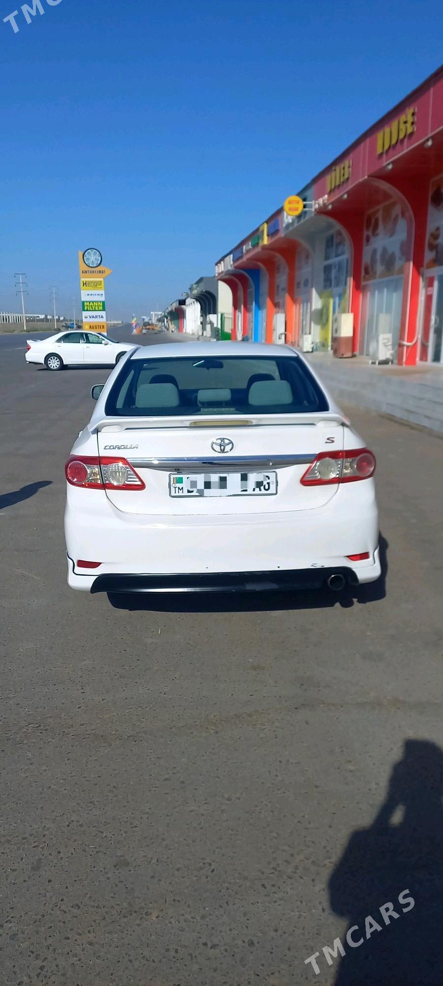Toyota Corolla 2013 - 160 000 TMT - Aşgabat - img 4