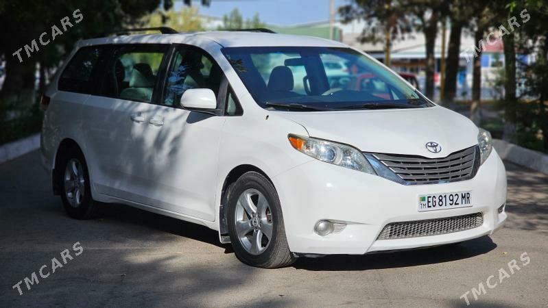 Toyota Sienna 2012 - 310 000 TMT - Мары - img 3