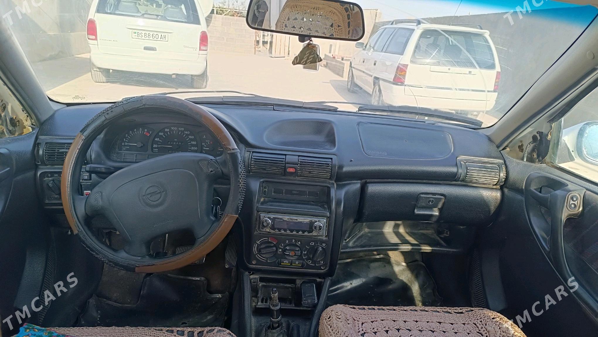 Opel Astra 1995 - 34 000 TMT - Бахарден - img 2