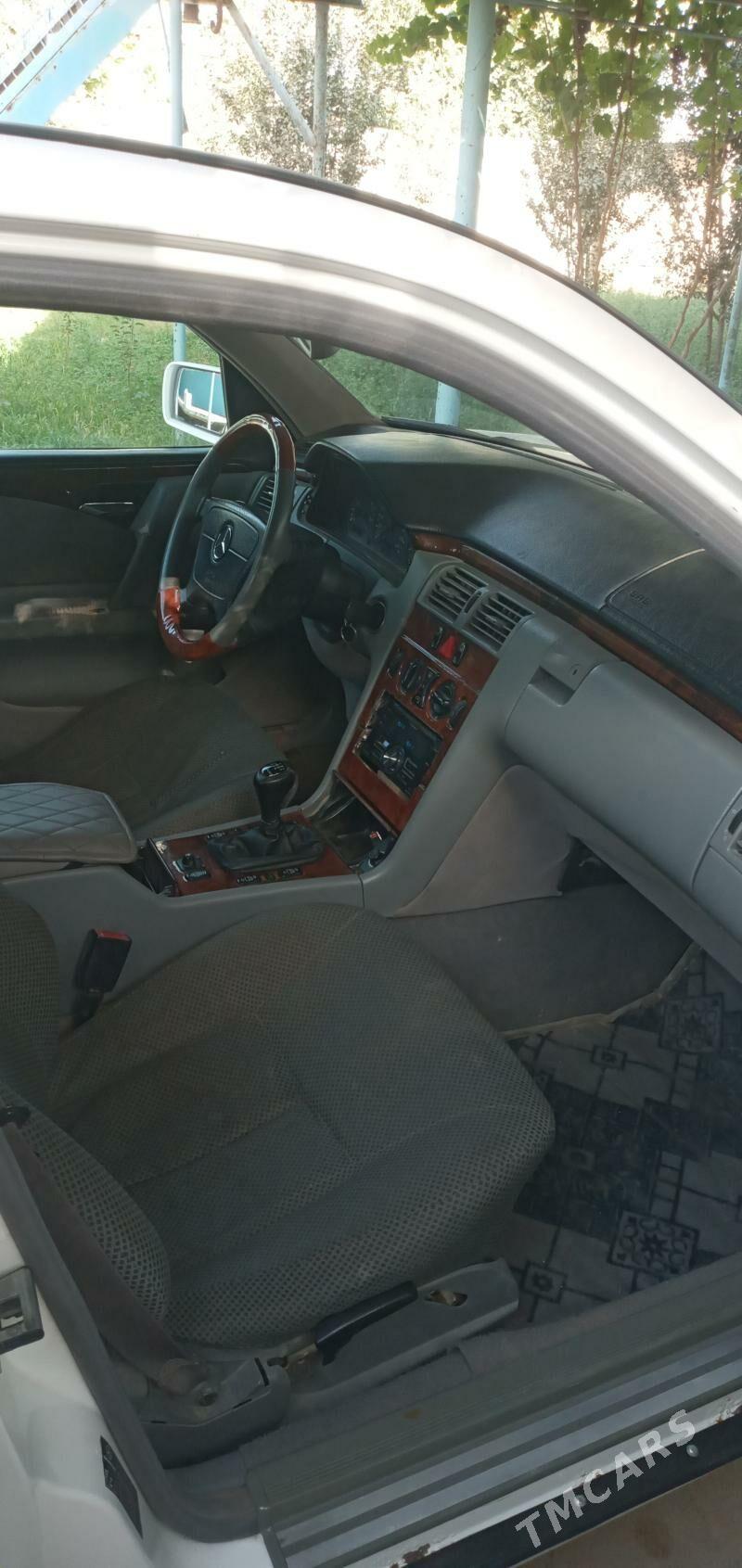 Mercedes-Benz 230E 1999 - 53 000 TMT - Tejen - img 6