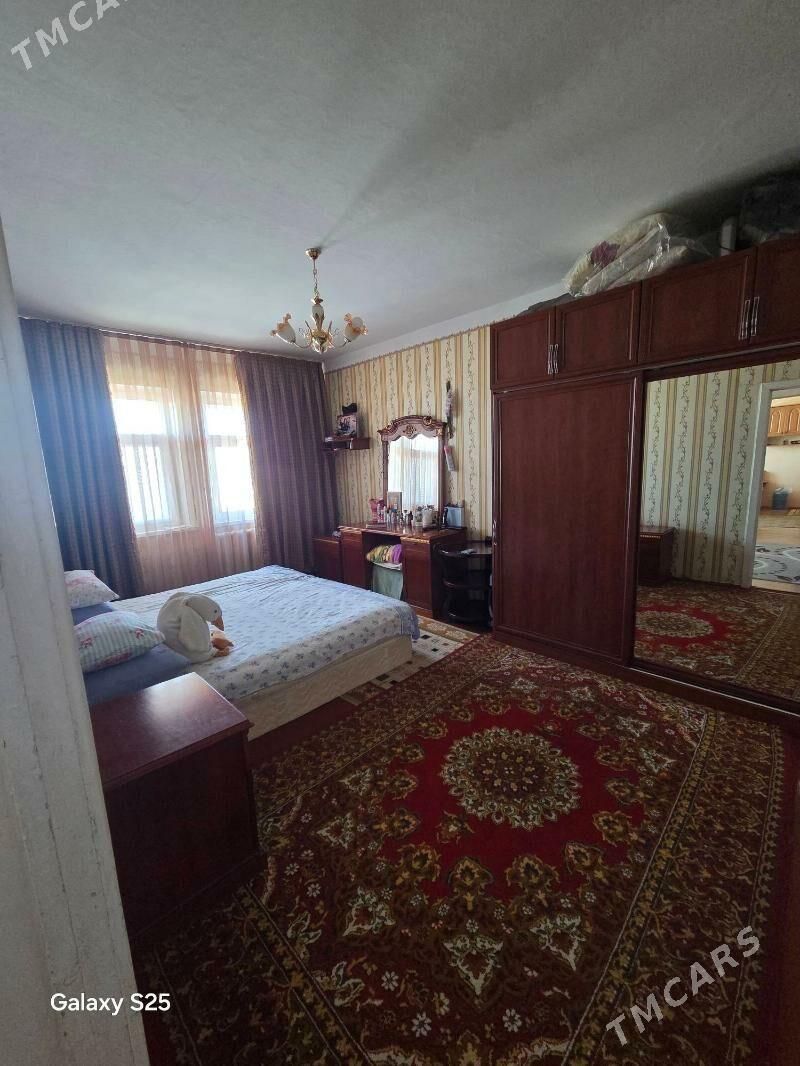 продаётся квартира - Türkmenbaşy - img 1