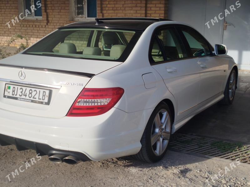 Mercedes-Benz C350 2010 - 200 000 TMT - Туркменабат - img 2
