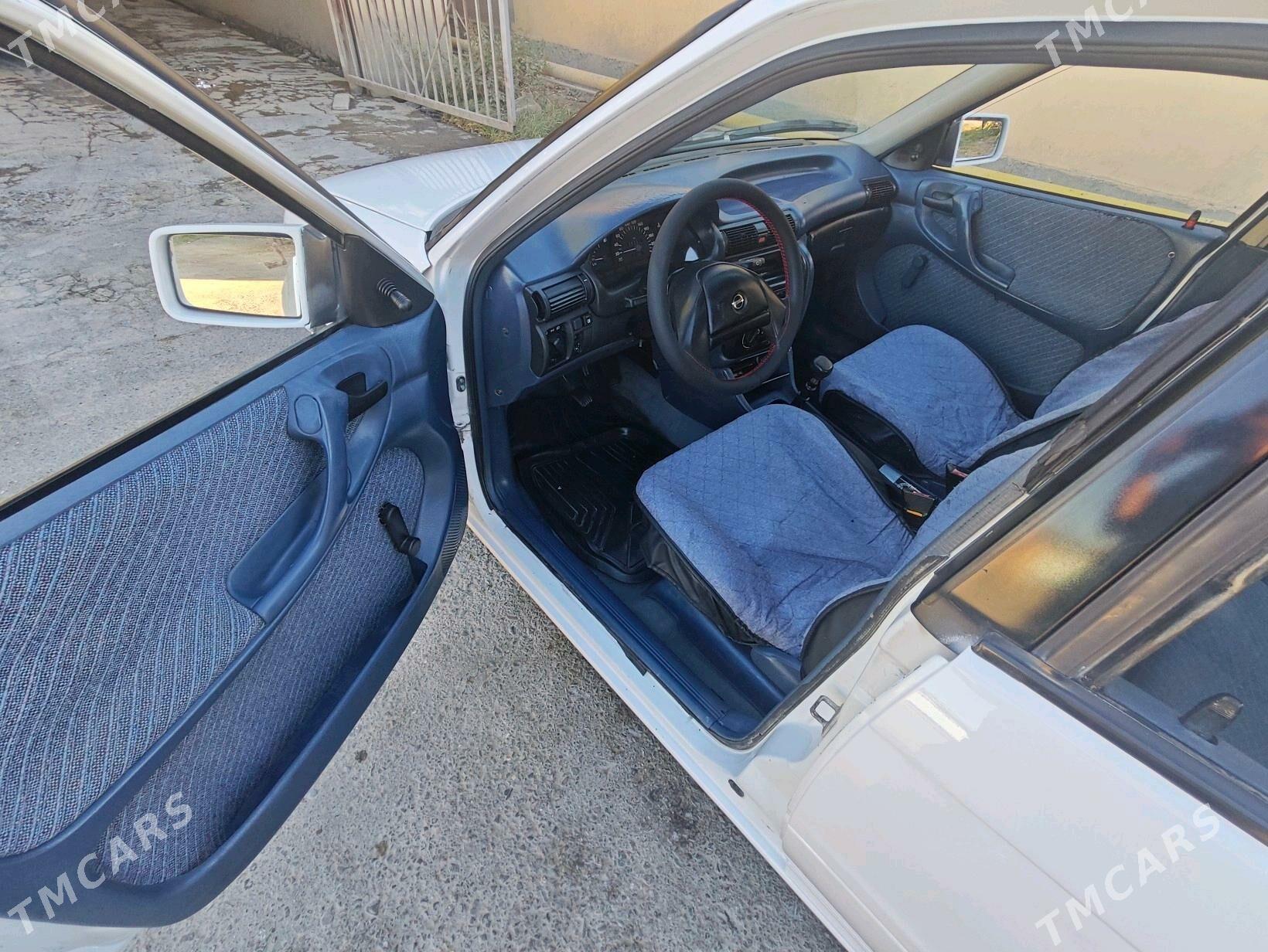 Opel Astra 1992 - 34 000 TMT - Бахарден - img 6