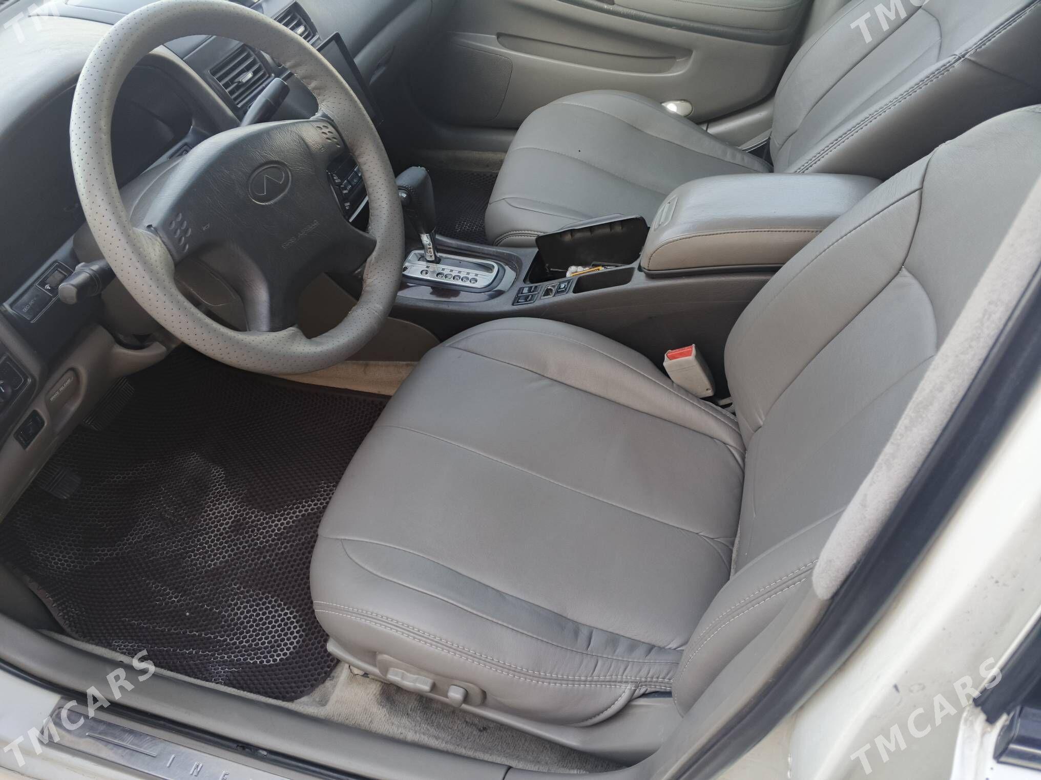 Infiniti I30 2000 - 90 000 TMT - Bäherden - img 4
