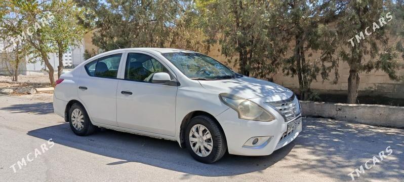 Nissan Versa 2014 - 120 000 TMT - Бузмеин - img 3