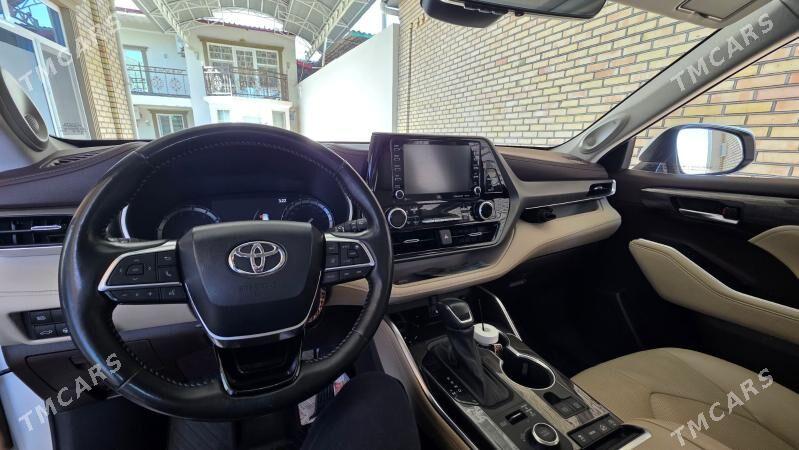Toyota Highlander 2021 - 668 000 TMT - Бузмеин - img 2