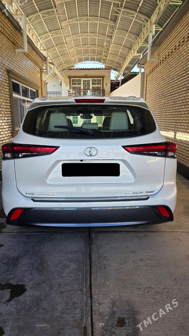 Toyota Highlander 2021 - 668 000 TMT - Бузмеин - img 3