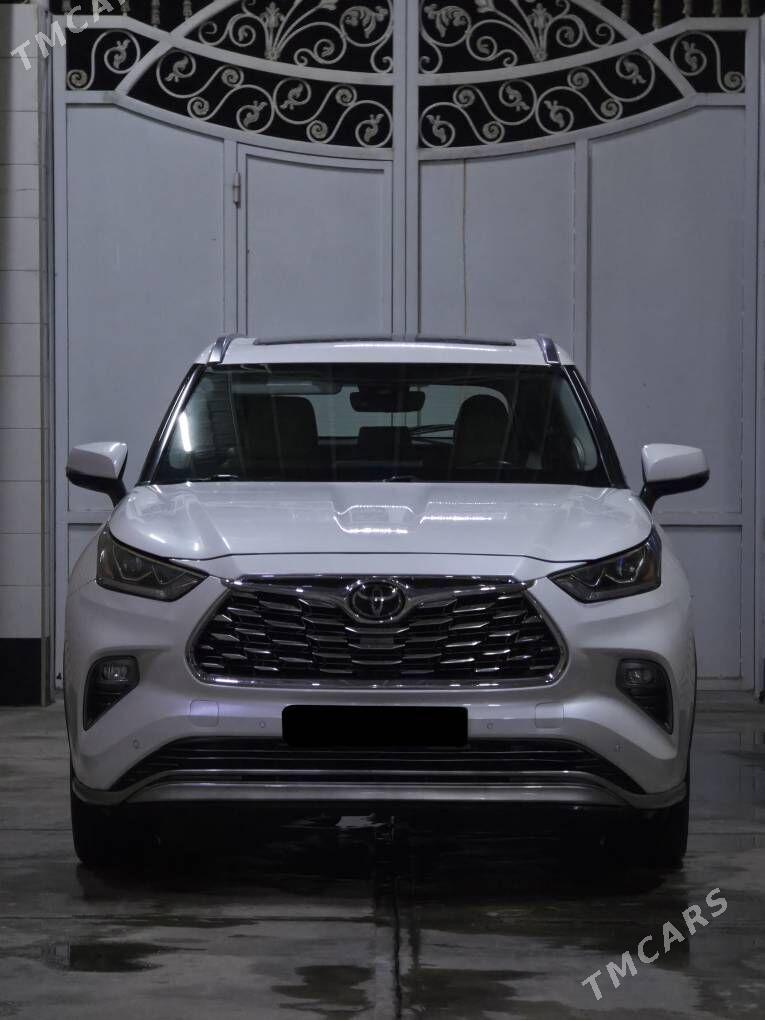 Toyota Highlander 2021 - 668 000 TMT - Бузмеин - img 1