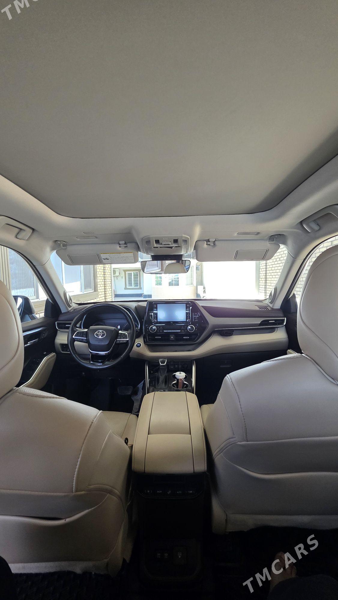 Toyota Highlander 2021 - 668 000 TMT - Бузмеин - img 5