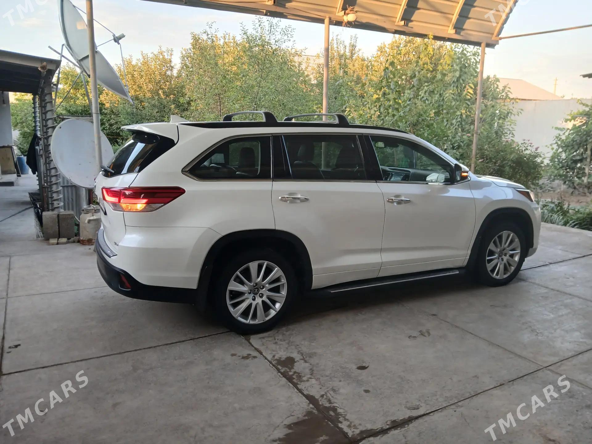 Toyota Highlander 2018 - 430 000 TMT - Daşoguz - img 4