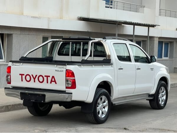 Toyota Hilux 2015 - 410 000 TMT - Ашхабад - img 3