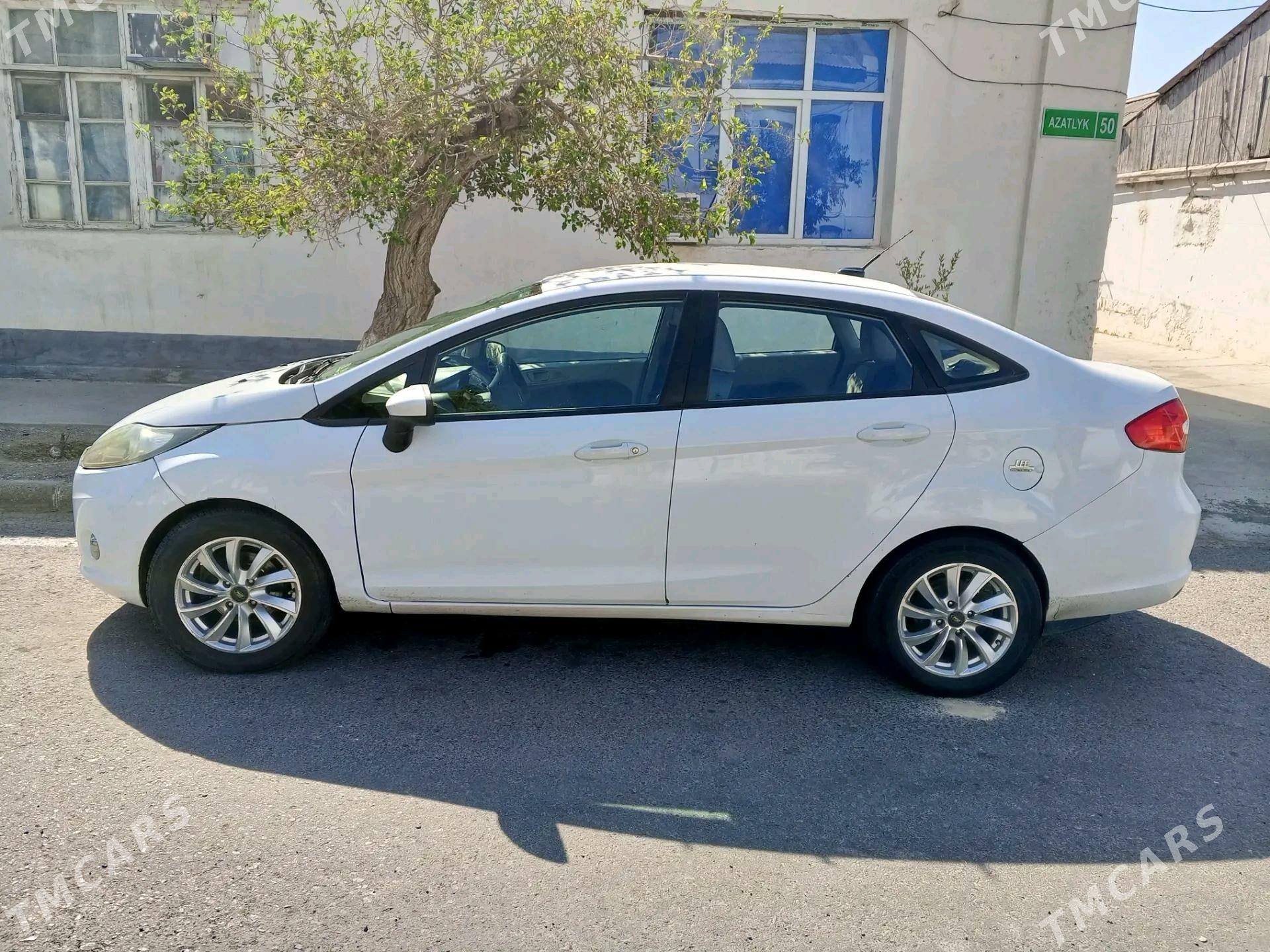 Ford Fiesta 2011 - 100 000 TMT - Туркменбаши - img 2